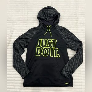 Women’s Nike Just Do It Therma Fit Hoodie Medium